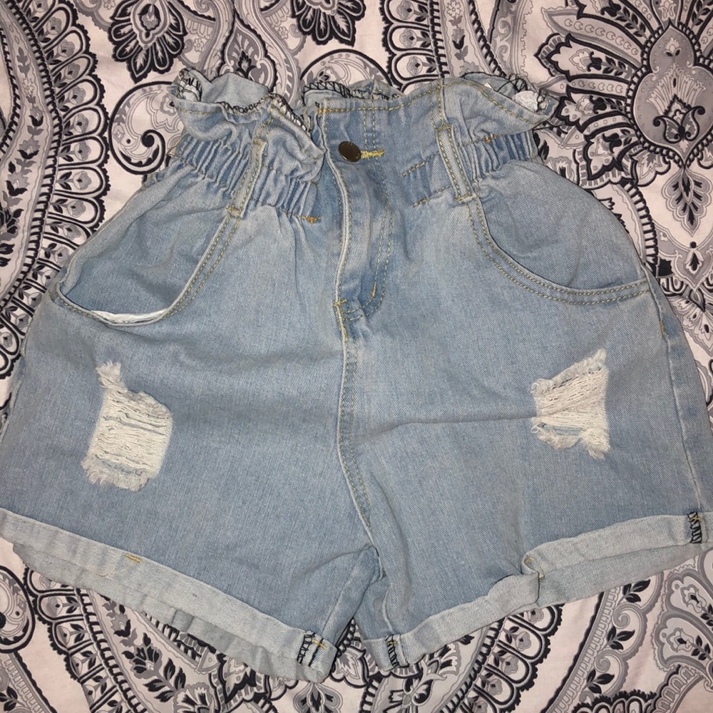 Cinched waist jean shorts